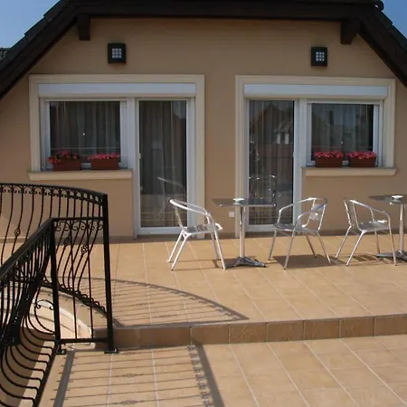 Sungarden Panzio *