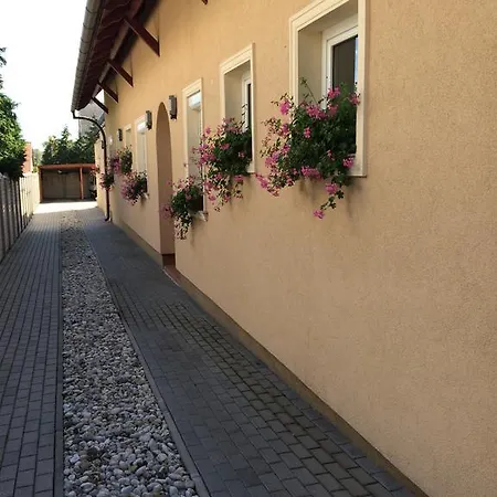 Affittacamere Sungarden Panzio Keszthely
